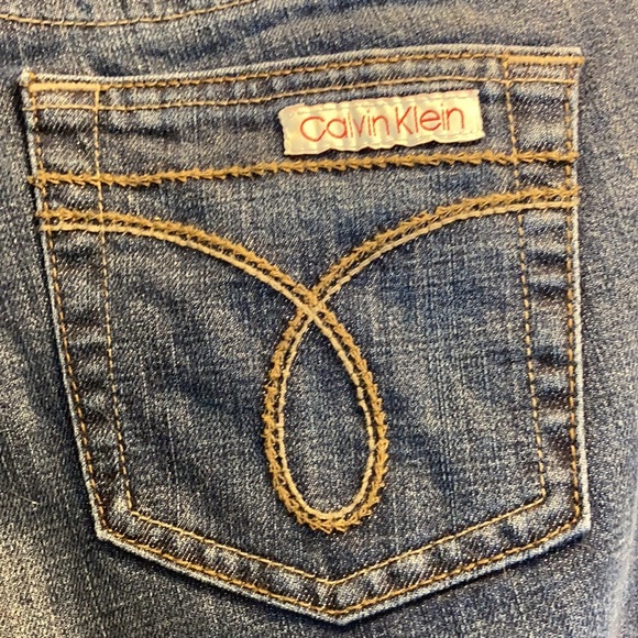 ✨Host Pick✨ Calvin Klein Jeans - Picture 4 of 5